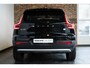 Volvo XC40 T4 Recharge Inscription | 360° Parkeercamera | Semi Elektrische Wegklapbare trekhaak | 4-Seizoenenbanden | Draadloze telefoonlader | Panoramadak | Harman Kardon Premium Audio | Stoel en Stuurwielverwarming | Parkeersensoren voor + achter | Parkeerverwarming | Adaptive Cruise Control |