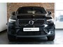 Volvo XC40 T4 Recharge Inscription | 360° Parkeercamera | Semi Elektrische Wegklapbare trekhaak | 4-Seizoenenbanden | Draadloze telefoonlader | Panoramadak | Harman Kardon Premium Audio | Stoel en Stuurwielverwarming | Parkeersensoren voor + achter | Parkeerverwarming | Adaptive Cruise Control |