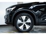 Volvo XC40 T4 Recharge Inscription | 360° Parkeercamera | Semi Elektrische Wegklapbare trekhaak | 4-Seizoenenbanden | Draadloze telefoonlader | Panoramadak | Harman Kardon Premium Audio | Stoel en Stuurwielverwarming | Parkeersensoren voor + achter | Parkeerverwarming | Adaptive Cruise Control |