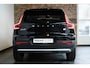 Volvo XC40 T4 Recharge Inscription | 360° Parkeercamera | Semi Electrische Wegklapbare trekhaak | 4-Seizoenenbanden | Draadloze telefoonlader | Panoramadak | Harman Kardon Premium Audio | Stoel en Stuurwielverwarming | Parkeersensoren voor + achter | Parkeerverwarming | Adaptive Cruise Control |