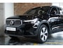 Volvo XC40 T4 Recharge Inscription | 360° Parkeercamera | Semi Electrische Wegklapbare trekhaak | 4-Seizoenenbanden | Draadloze telefoonlader | Panoramadak | Harman Kardon Premium Audio | Stoel en Stuurwielverwarming | Parkeersensoren voor + achter | Parkeerverwarming | Adaptive Cruise Control |