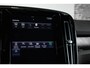 Volvo XC40 T4 Recharge Inscription | 360° Parkeercamera | Semi Elektrische Wegklapbare trekhaak | 4-Seizoenenbanden | Draadloze telefoonlader | Panoramadak | Harman Kardon Premium Audio | Stoel en Stuurwielverwarming | Parkeersensoren voor + achter | Parkeerverwarming | Adaptive Cruise Control |
