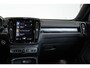 Volvo XC40 T4 Recharge Inscription | 360° Parkeercamera | Semi Elektrische Wegklapbare trekhaak | 4-Seizoenenbanden | Draadloze telefoonlader | Panoramadak | Harman Kardon Premium Audio | Stoel en Stuurwielverwarming | Parkeersensoren voor + achter | Parkeerverwarming | Adaptive Cruise Control |