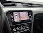Volkswagen Passat Variant 1.4 TSI PHEV GTE Business | 218 PK | 94% SOH | Automaat | Panorama Schuif/Kantel Dak | Plug-In Hybride | Parkeersensoren | Trekhaak | Digital Cockpit | Keyless