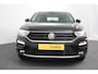 Volkswagen T-Roc 1.5 TSI 150pk Automaat Style | Navigatie | Climate Control | Adaptieve Cruise Control | Electrisch bedienbare achterklep | Camera | Parkeersensoren Voor en Achter | Verwarmbare voorstoelen