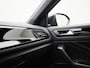 Volkswagen T-Roc 1.5 TSI R-Line Business | 19 inch velgen | Trekhaak | Keyless entry/start | Elektrisch bedienbare achterklep | Dode hoek detectie | Parkeersensoren | Achteruitrijcamera | Stoelverwarming |