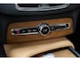 Volvo XC90 T8 Twin Engine AWD Inscription Intro Edition | Verwarmbare voorstoelen | Verwarmbaar stuurwiel | Verwarmbare achterbank | Premium audio | Panoramadak | Rondom zichtcamera | 20 inch Lichtmetalen velgen