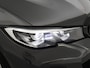 BMW 3-Serie Touring 318i AUT. M-SPORT DRAVITGRAU + SPORTSTOELEN | CAMERA | MEMORY | HIFI | SFEERVERLICHTING | CARPLAY