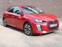 Peugeot 208 Allure 100pk Hybrid | Navigatie | All-seasons | Parkeersensoren voor & achter