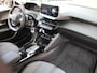 Peugeot 208 Allure 100pk Hybrid | Navigatie | All-seasons | Parkeersensoren voor & achter