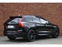 Volvo XC60 T6 Plug-in hybrid AWD Plus Black Edition | Actieve Luchtvering |Harman/Kardon Audiosysteem | 360 graden camera | Panoramisch Schuif-/Kanteldak | 21'' Lichtmetalen velgen | Voorstoelen elektrisch verstelbaar met memory functie | Sfeerverlichting | Voorstoelen verwarmbaar |