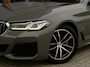 BMW 5-Serie Touring 530i M-Sport | Pano | HUD | Laser | Stoelverwarming voor + achter | Cruise | Leder | Sfeerverlichting | Achteruitrijcamera |