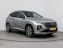 Hyundai Tucson 1.6 T-GDI PHEV NLINE SKY 4WD | OUTLETDEAL! | AFNEEMBARE TREKHAAK | SCHUIFDAK | CLIMA | CRUISE | CAMERA | 19'' LM VELGEN | PLUG-IN HYBRID | AUTOMAAT | PRIVACY GLASS | STUUR- & STOELVERWARMING | ELEKTRISCHE ACHTERKLEP | PDC VOOR & ACHTER | FABRIEKSGARANTIE GELDIG T/M 11-2027! |