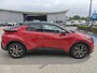 Toyota C-HR 1.8 Hybrid 140 First Edition NAVI APPLE/ANDROID PARK-SENSOREN 360°CAMERA KEYLESS DRAADLOOS-LADEN BLIND-SPOT ELEK-ACHTERKLEP AD-CRUISE 18"LMV