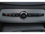 Volvo XC90 T8 Recharge AWD Ultra Bright - LONG RANGE - Panorama/schuifdak - IntelliSafe Assist & Surround - Harman/Kardon audio - Adaptieve LED koplampen - Parkeercamera achter - Verwarmde voorstoelen, stuur & achterbank - Parkeersensoren voor & achter - Elektr. bedienb. voorstoelen met geheugen - Head up display - Draadloze tel. lader - 20' LMV