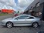 Peugeot 407 Coupé 2.2-16V Pack | 3E EIGENAAR | 12 MND GARANTIE | JBL | LMV | CRUISE | AIRCO | XENON | LEDER |