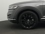 Volkswagen Touareg Elegance 3.0 TSi 381 pk tiptronic eHybrid 4MOTION | Panoramadak | Puglia leder | Geheugenstoelen | Rondomzicht camera | Stoelventilatie