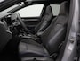 Volkswagen Golf 1.5 eTSI 150 pk DSG R-Line Edition | Panoramadak | Rondomzicht camera | IQ Light | Head-up display