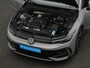 Volkswagen Golf 1.5 eTSI 150 pk DSG R-Line | Panoramadak | Rondomzicht camera | IQ Light | Head-up display