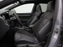 Volkswagen Golf 1.5 eTSI 150 pk DSG R-Line | Panoramadak | Rondomzicht camera | IQ Light | Head-up display