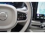 Volvo XC60 2.0 T6 Plug-in hybrid AWD Ultra Dark MY26 | Executive uitvoering (Bowers&Wilkins, Luchtvering, koelbare stoelen, 21 inch velgen) 11,2 inch Touch screen | Panoramadak | Head-up Display