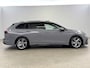 Volkswagen Golf Golf Variant 1.5 eTSI R-Line | Pano | Sfeerverl. | Stuur/Stoelverw. l Camera | Trekh.  | LED | Carplay l NAP