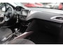Peugeot 2008 1.2 PureTech Style / Trekhaak / Panoramadak / Navigatie / Parkeerhulp achter / 16'' / Cruise Control / DAB