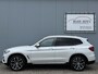 BMW X3 xDrive20i High Executive van € 30.895,- voor € 29.945,-.