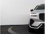 Volvo XC60 2.0 T6 Plug-in hybrid AWD Plus Dark incl. Service Plan 3 jaar/90.000 km | Semi elektrische trekhaak | Adaptieve cruise control incl. BLIS |