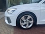 Audi A3 Sportback 30 TFSI S edition / LED / S-Line Interieur & Exterieur / Navigatie / Camera / Donker Glas / 17" LMV