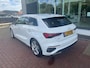Audi A3 Sportback 30 TFSI S edition / LED / S-Line Interieur & Exterieur / Navigatie / Camera / Donker Glas / 17" LMV