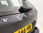 Volvo V60 2.0 T8 Plug-in Hybride AWD R-Design / Panoramadak / Leder / Navigatie / Adap. Cruise / Pdc.V+A / Stuur- Stoelverwarming / Apk 10-2025