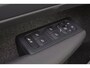 Volvo EC40 Single Motor Extended Range Plus Black Edi. 82 kWh - Panoramadak - IntelliSafe Assist & Surround - 360º Camera - Harman/Kardon audio - Verwarmde voorstoelen, stuur - Parkeersensoren voor & achter - Draadloze tel. lader - Warmtepomp - Extra getint glas