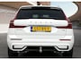 Volvo XC60 2.0 T8 Plug-in hybrid AWD Ultra Dark | CRYSTAL WHITE | Luchtvering | Trekhaak | Alarm | Extra getint glas | PDC + 360 camera | Stoel + Stuurverw |