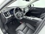 Volvo XC60 2.0 T8 Plug-in hybrid AWD Ultra Dark | CRYSTAL WHITE | Luchtvering | Trekhaak | Alarm | Extra getint glas | PDC + 360 camera | Stoel + Stuurverw |