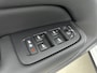 Volvo XC60 2.0 T8 Plug-in hybrid AWD Ultra Dark | CRYSTAL WHITE | Luchtvering | Trekhaak | Alarm | Extra getint glas | PDC + 360 camera | Stoel + Stuurverw |