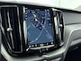 Volvo XC60 2.0 T8 Plug-in hybrid AWD Ultra Dark | CRYSTAL WHITE | Luchtvering | Trekhaak | Alarm | Extra getint glas | PDC + 360 camera | Stoel + Stuurverw |