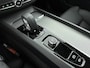 Volvo XC60 2.0 T8 Plug-in hybrid AWD Ultra Dark | CRYSTAL WHITE | Luchtvering | Trekhaak | Alarm | Extra getint glas | PDC + 360 camera | Stoel + Stuurverw |