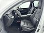 Volvo XC60 2.0 T8 Plug-in hybrid AWD Ultra Dark | CRYSTAL WHITE | Luchtvering | Trekhaak | Alarm | Extra getint glas | PDC + 360 camera | Stoel + Stuurverw |