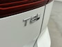 Volvo XC60 2.0 T8 Plug-in hybrid AWD Ultra Dark | CRYSTAL WHITE | Luchtvering | Trekhaak | Alarm | Extra getint glas | PDC + 360 camera | Stoel + Stuurverw |