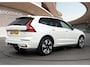 Volvo XC60 2.0 T8 Plug-in hybrid AWD Ultra Dark | CRYSTAL WHITE | Luchtvering | Trekhaak | Alarm | Extra getint glas | PDC + 360 camera | Stoel + Stuurverw |