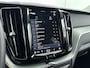 Volvo XC60 2.0 T8 Plug-in hybrid AWD Ultra Dark | CRYSTAL WHITE | Luchtvering | Trekhaak | Alarm | Extra getint glas | PDC + 360 camera | Stoel + Stuurverw |
