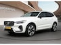 Volvo XC60 2.0 T8 Plug-in hybrid AWD Ultra Dark | CRYSTAL WHITE | Luchtvering | Trekhaak | Alarm | Extra getint glas | PDC + 360 camera | Stoel + Stuurverw |