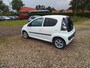 Peugeot 107 1.0 Active Zeer lux.s Zeer lux,s.
