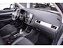 Mitsubishi Outlander 2.0 PHEV Executive Edition AWD private-glas intro-pakket style-pakket cruise-controle navigatie camera PDC v+a trekhaak Bi-Xenon