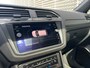 Volkswagen Tiguan 1.5 TSI R-Line Business+ / R-Line Interieur + Exterieur / Black Style / Panoramadak / Digitale Cockpit / Parkeersensoren V+A / Stuur + Stoelverwarming