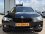 BMW 3-Serie 320i High Executive | Navi | Leder | 260PK | Elect Trekhaak |