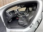 Volvo V60 2.0 D4 R-Design 181pk | Navigatie | Cruise control | Climate control | Hondenrek | Dashcam | Zwarte hemelbekleding | LED dagrijverlichting | Parkeersensoren achter
