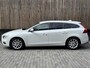 Volvo V60 2.0 D4 R-Design 181pk | Navigatie | Cruise control | Climate control | Hondenrek | Dashcam | Zwarte hemelbekleding | LED dagrijverlichting | Parkeersensoren achter