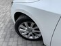 Volvo V60 2.0 D4 R-Design 181pk | Navigatie | Cruise control | Climate control | Hondenrek | Dashcam | Zwarte hemelbekleding | LED dagrijverlichting | Parkeersensoren achter